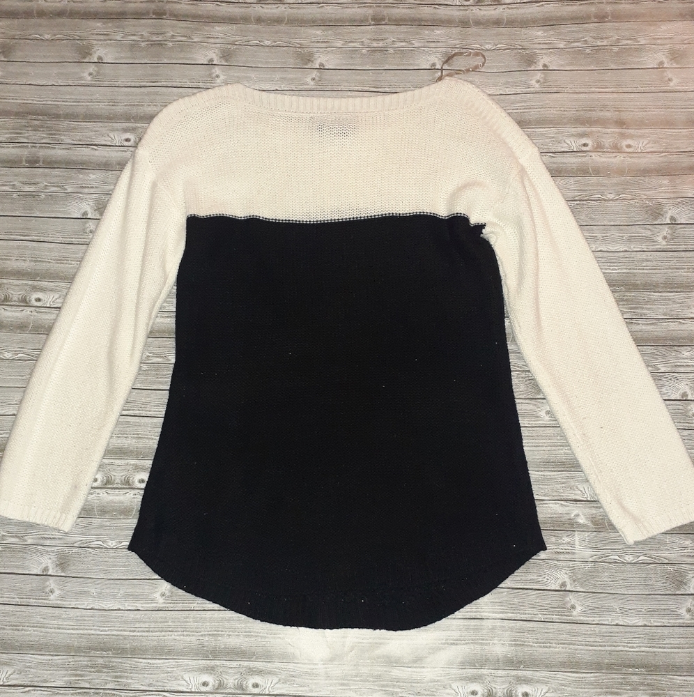 🎉HP🎉 Hooked Up By I.O.T. Tunic Sweater - Picture 2 of 2
